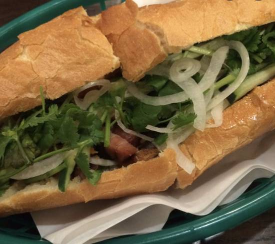 15. Bánh Mì Gà Nướng