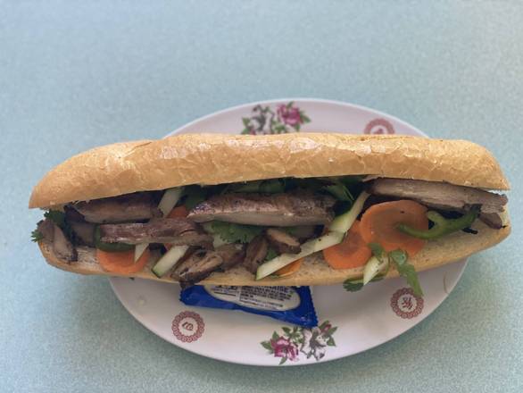 47. Bánh Mì Gà Nướng