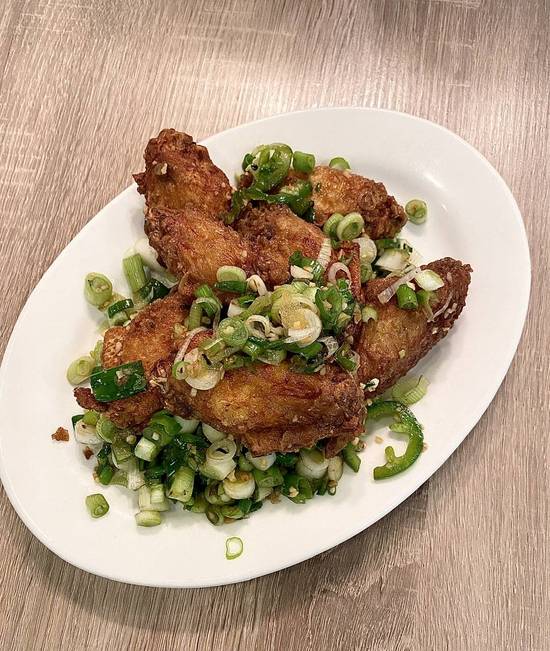5. Fried Chicken Wings with Spicy Salt | 椒盬雞翅