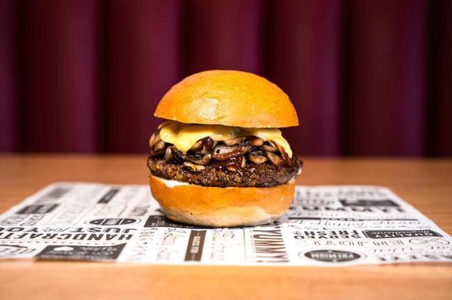 8.Steak House Burger.