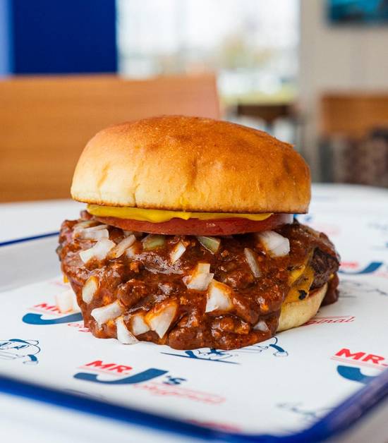 Chili Cheeseburger (Chili, Tomato, Onion, Mustard)