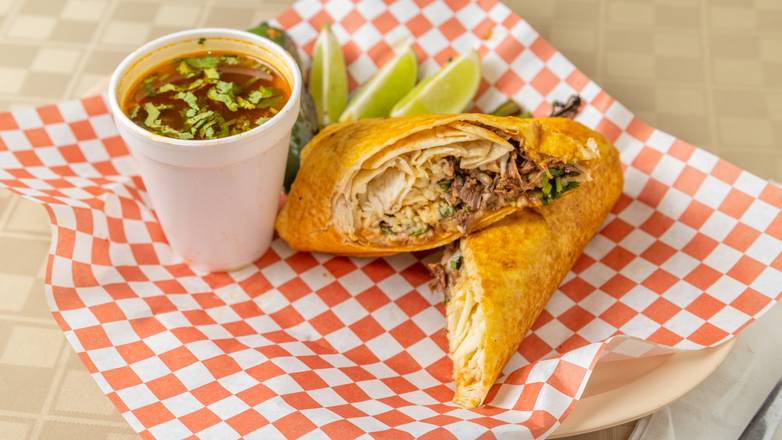 Combo 7-1 Burrito / Consome (8 oz)