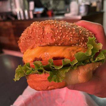 Deluxe 1/2 Lb (With Cheese)