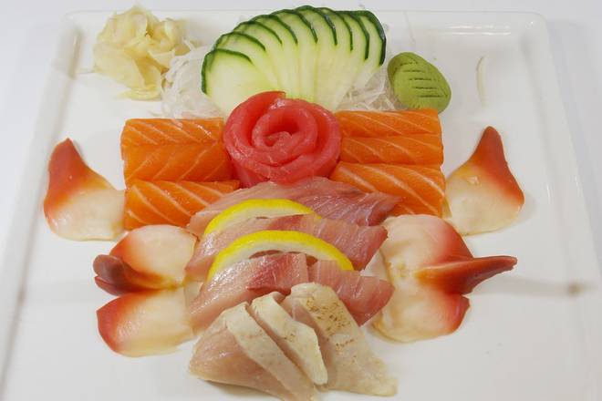 Deluxe Sashimi Combo ✦