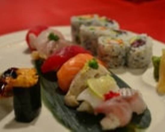 Deluxe Sushi