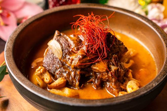 Gaeng Massaman Neua