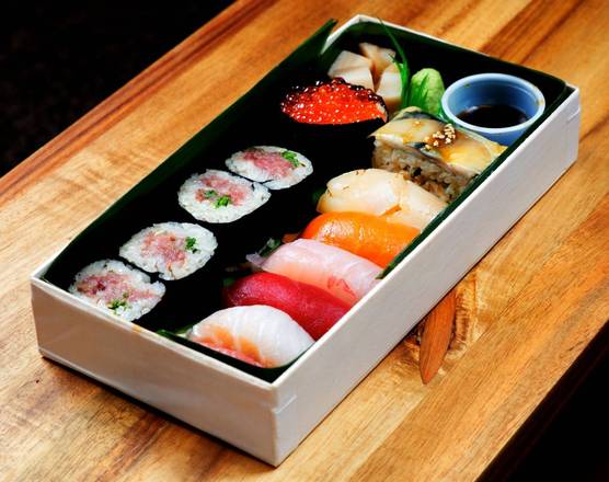 Hachiroku Sushi and Roll Combo w/ Miso Soup
