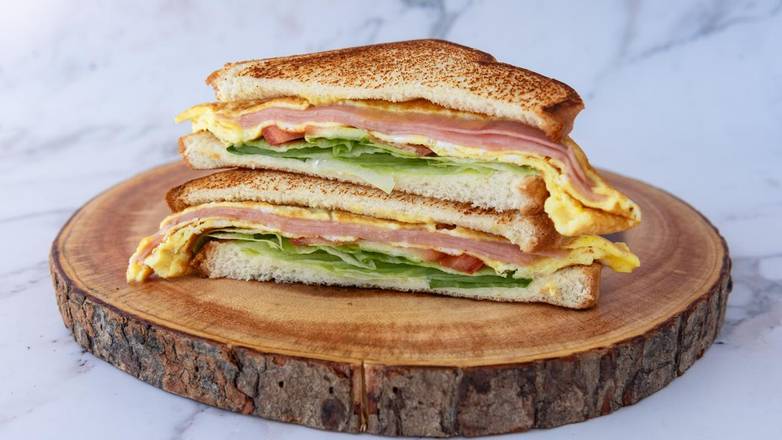 Ham Breakfast Sandwich 🖠+ 🥪