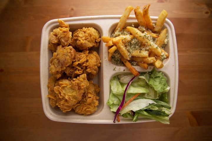 L4. Truffle Fries & Salad