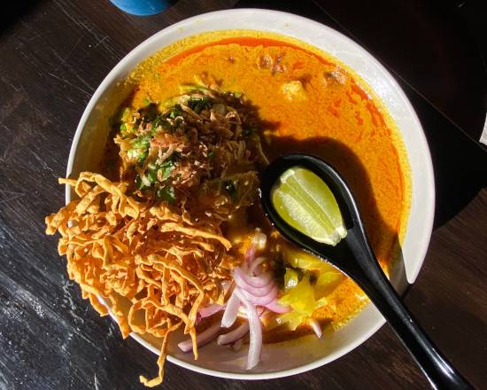 Nuea nam tok ( Spicy Thai beef salad )