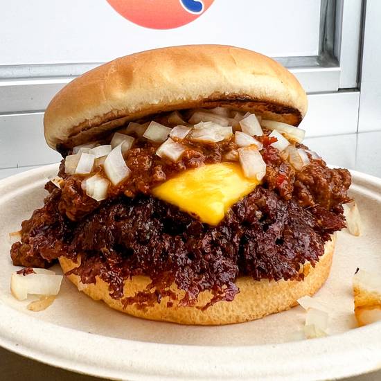 Old-Fashioned Chili Cheese Burger *