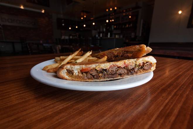 Pan Con Bistec