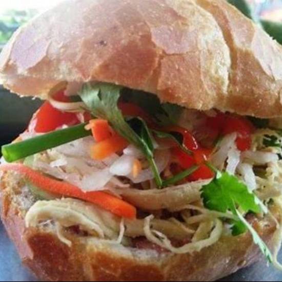 S1. Bánh Mì GÃ