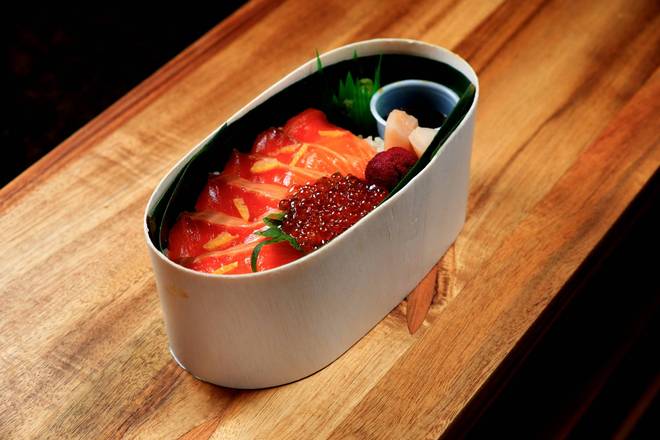Salmon Ikura Bowl w/ Miso Soup