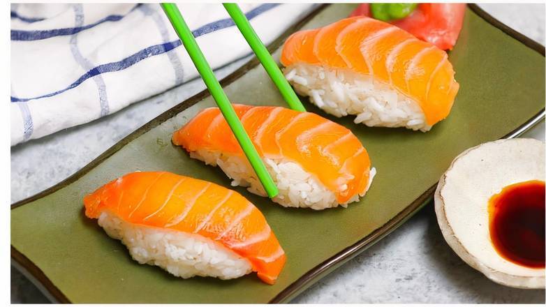 Smoked Salmon Sushi