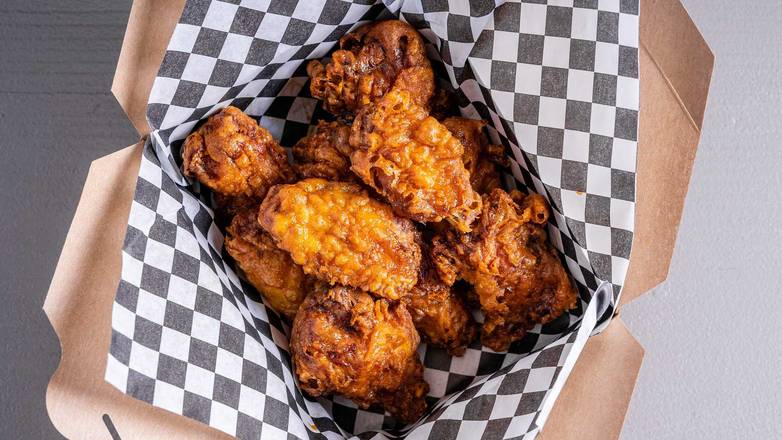 Soy Garlic Wings (8 pcs)