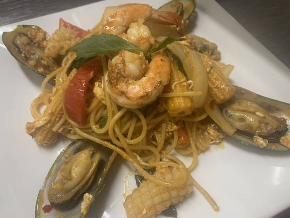 Spaghetti Kee Mow Seafood