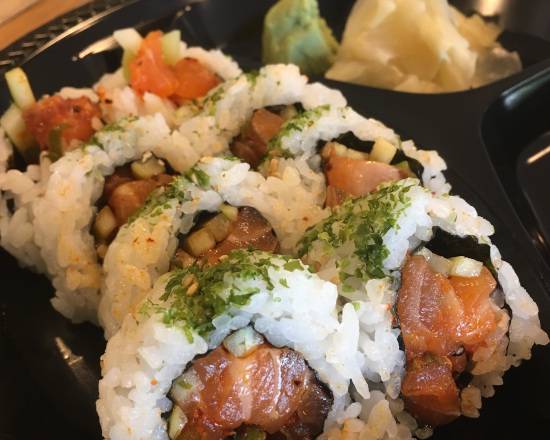 Spicy Salmon Roll (8 pcs)