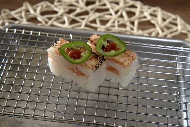 Spicy Salmon Torch (2pcs)