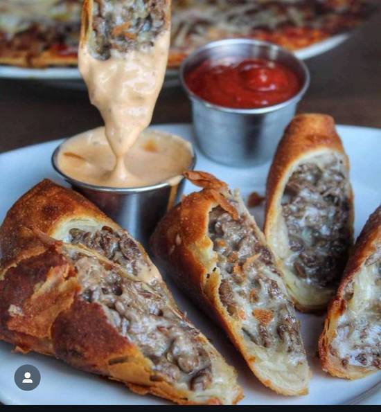 Steak & Cheesy Egg Roll Combo