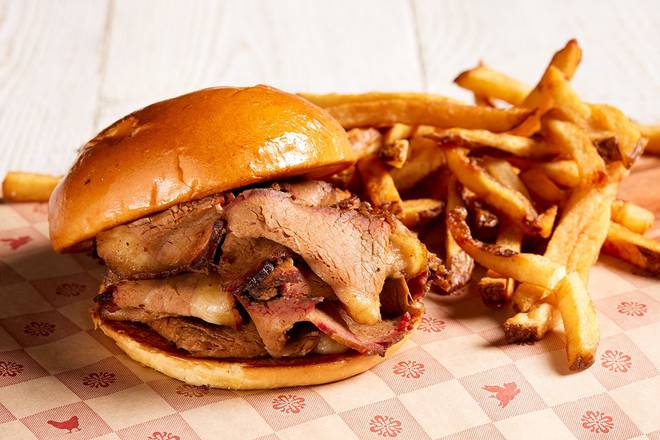 TEXAS-STYLE BRISKET SANDWICH
