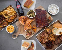 4 Rivers Smokehouse logo